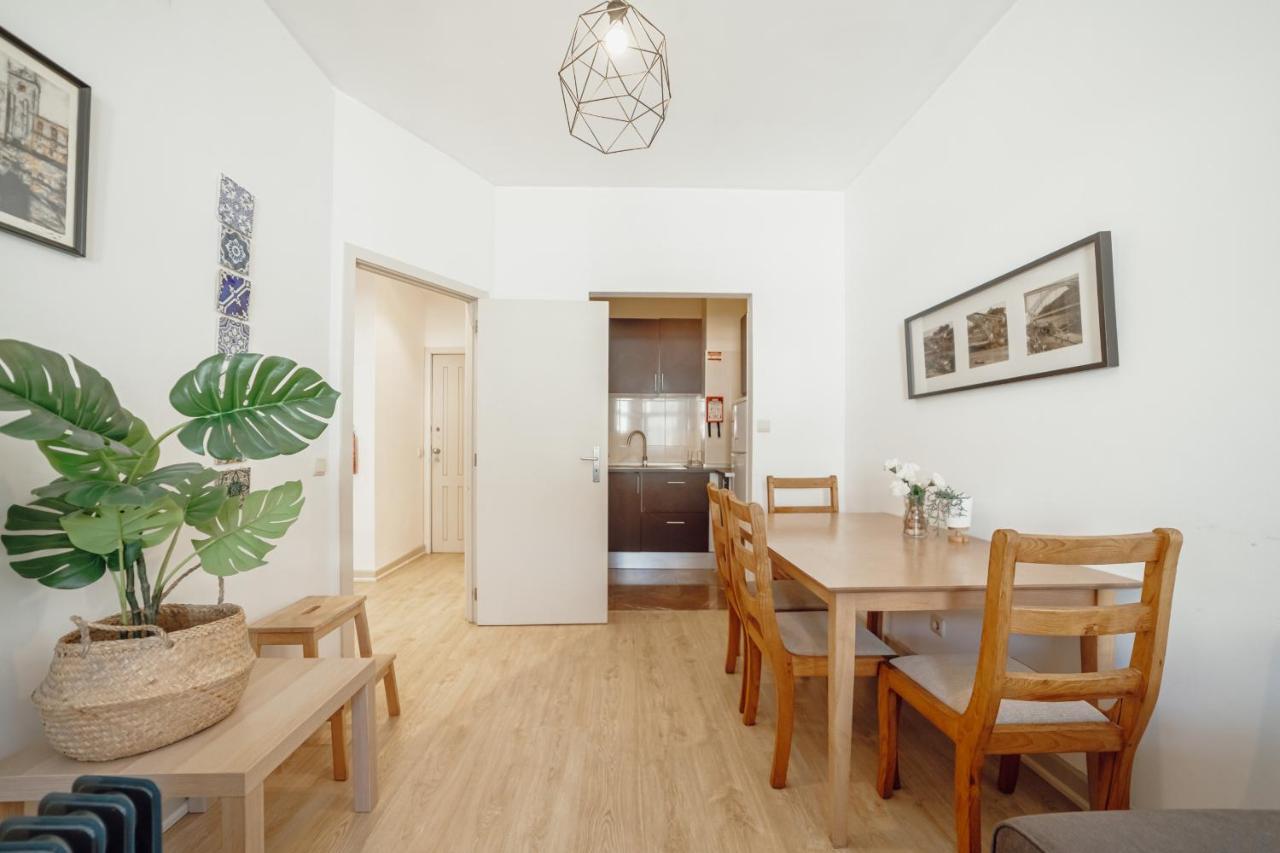 Alegria Flat Center With Elevator By Vacationy * Porto